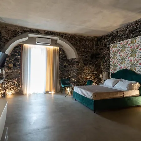 Charme ホテル カターニア